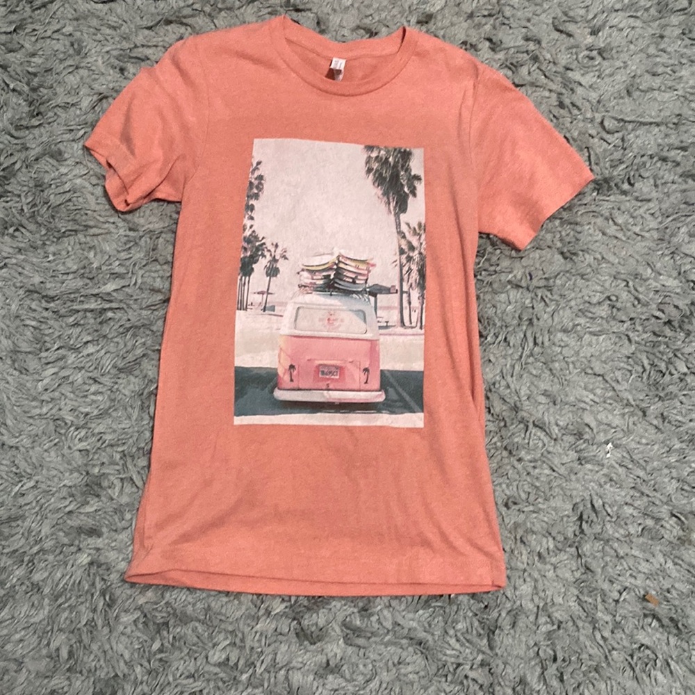 coral/salmon picture tee
